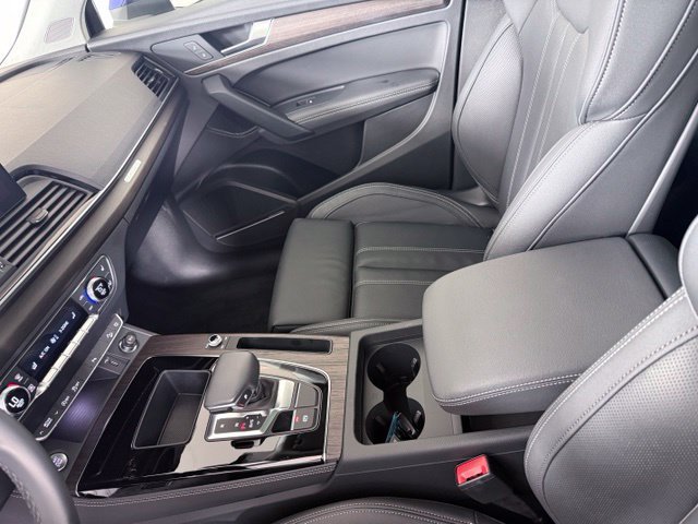 Certified 2024 Audi Q5 2.0T Premium Plus w/ Premium Plus Package AWD/4WD image 18