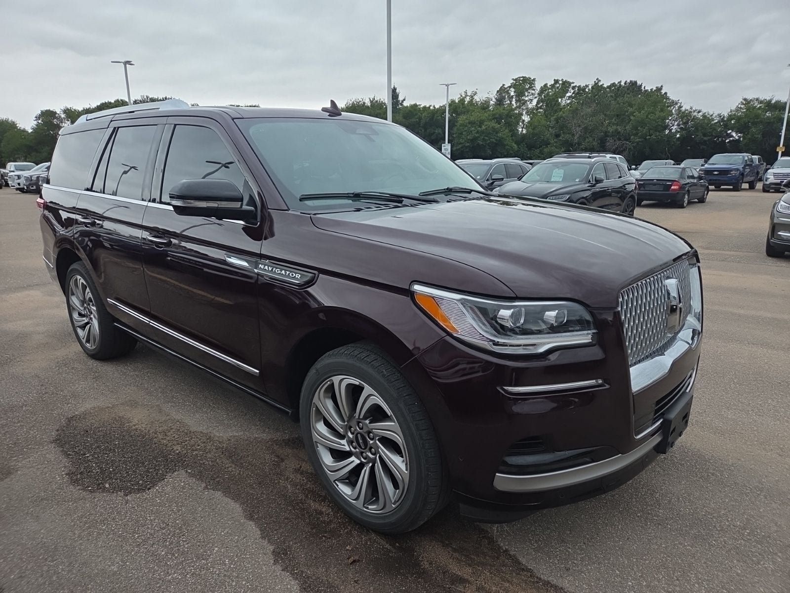 Used 2023 Lincoln Navigator 4WD image 8