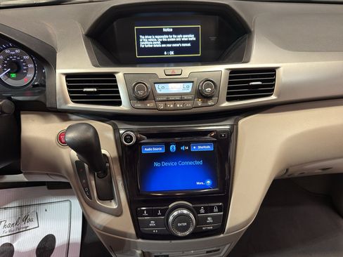Used 2017 Honda Odyssey SE image 18