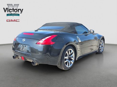 Used 2013 Nissan 370Z Roadster image 15