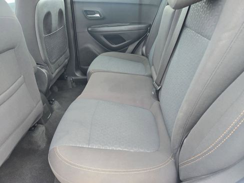 Used 2020 Chevrolet Trax LS image 18