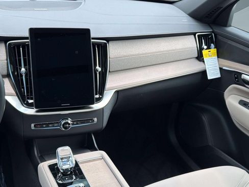 New 2026 Volvo XC90 B6 Plus w/ Protection Package Premier AWD/4WD image 27