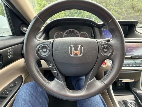 Used 2015 Honda Accord EX-L image 16