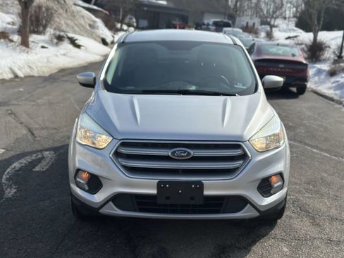 Used 2017 Ford Escape SE image 3