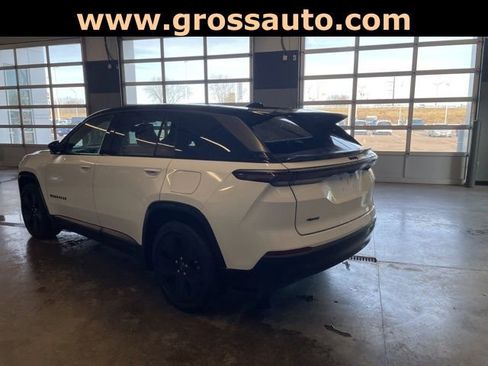 Used 2024 Jeep Wagoneer Launch Edition image 6