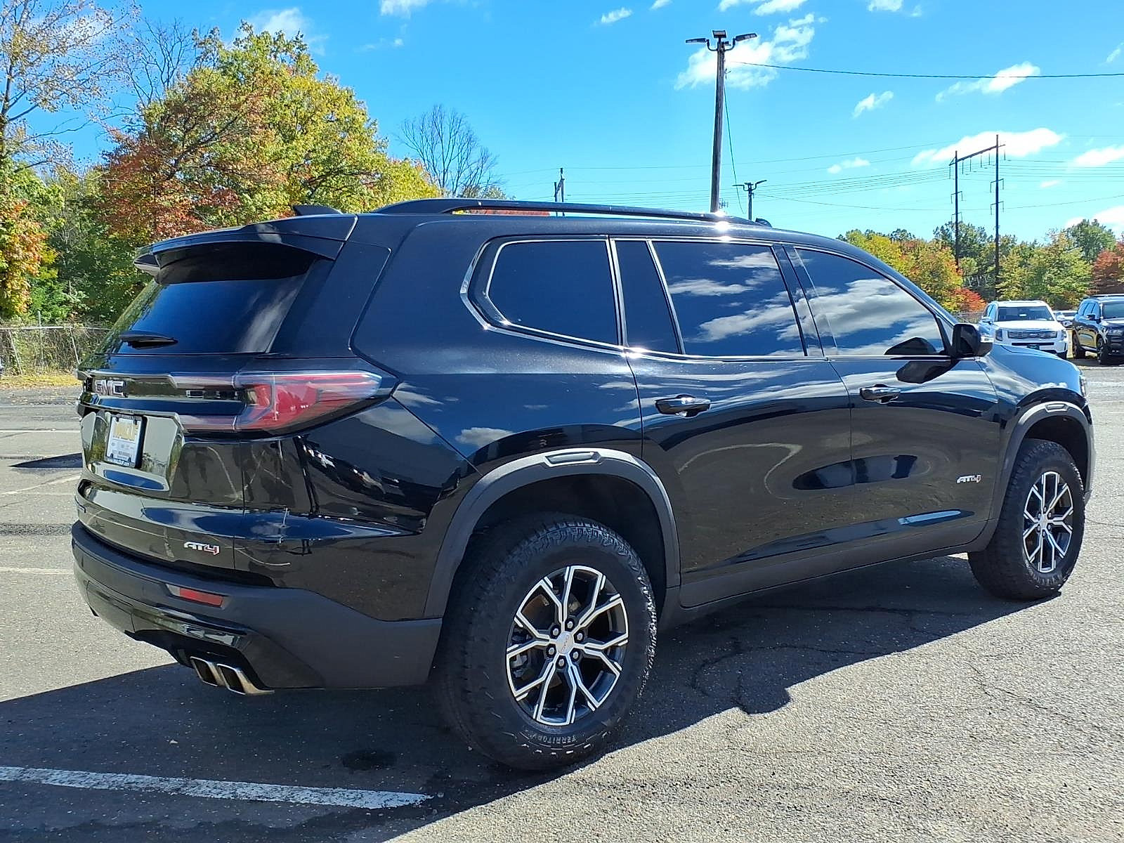 Used 2024 GMC Acadia AT4 AWD/4WD image 6