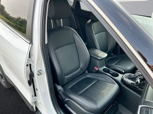 Used 2024 Kia Seltos EX FWD image 32