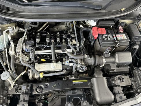 Used 2022 Nissan Versa SV w/ Trunk Package image 32