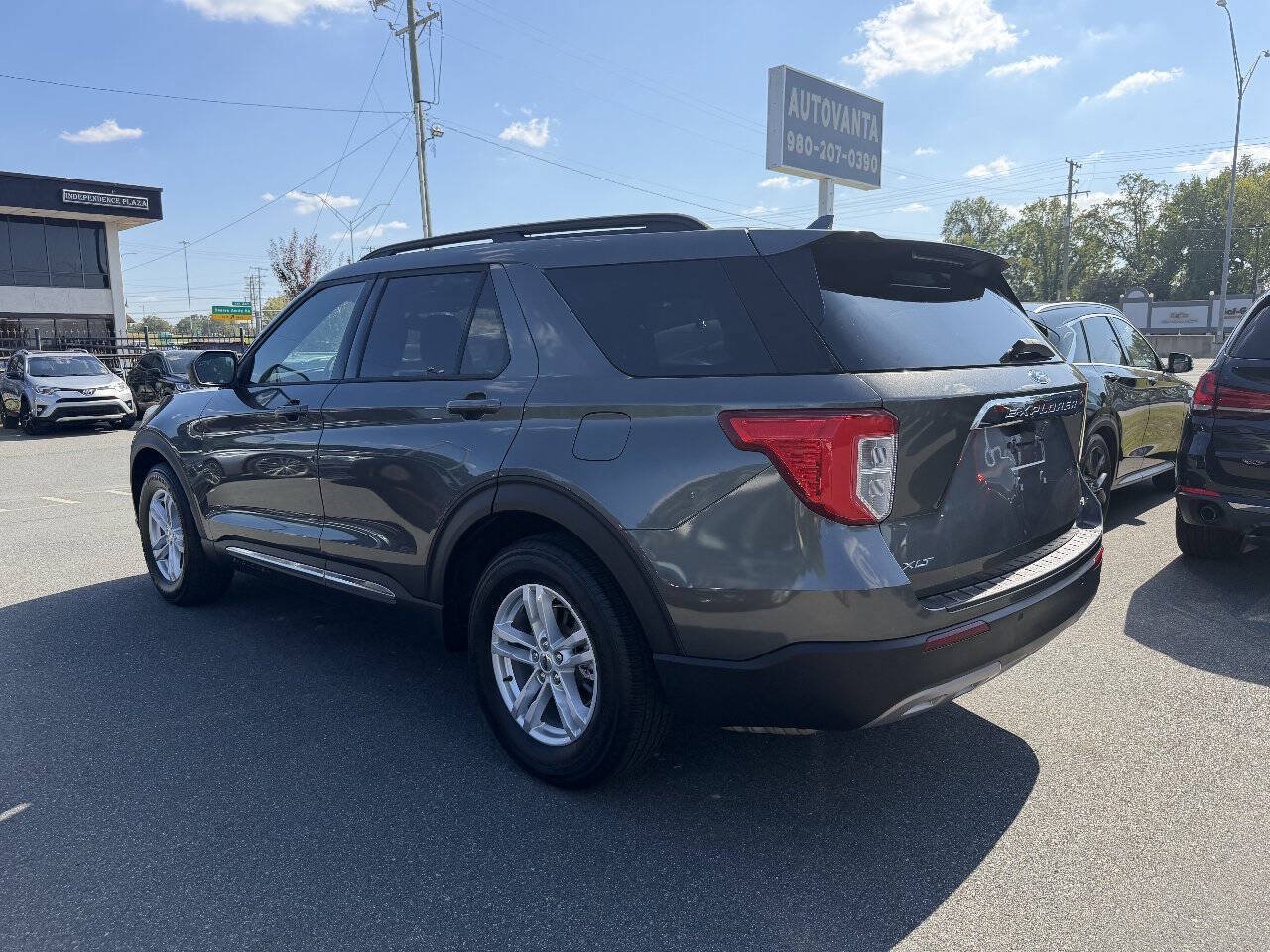 Used 2020 Ford Explorer XLT w/ Equipment Group 202A RWD image 6
