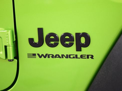Used 2025 Jeep Wrangler Sport AWD/4WD image 17