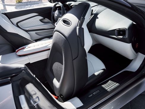 Used 2023 Aston Martin DBS Volante image 49