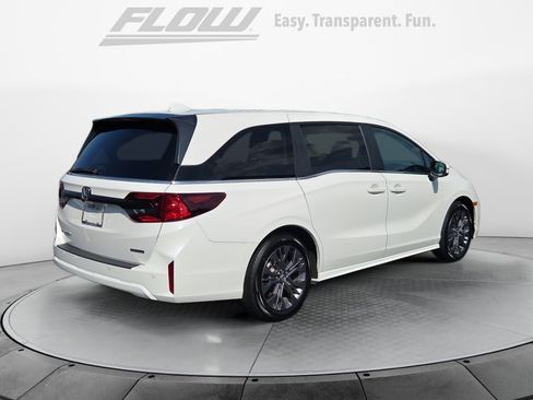 Used 2026 Honda Odyssey Touring image 7