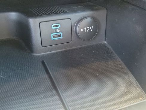 Used 2022 Ford Escape SE w/ SE Sport Appearance Package FWD image 27