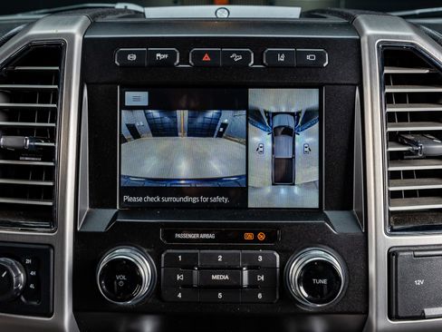 Used 2021 Ford F250 Platinum w/ FX4 Off-Road Package image 26