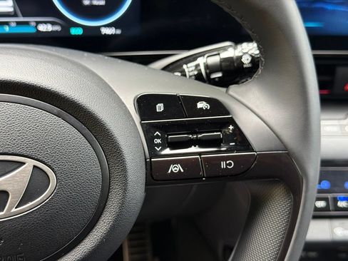 Certified 2025 Hyundai Elantra SEL FWD image 20