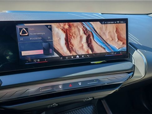 Used 2025 BMW X3 xDrive30i w/ M Sport Package image 16