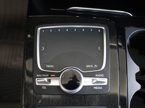 Used 2018 Audi Q7 3.0T Prestige AWD/4WD image 24