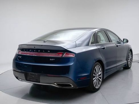 Used 2017 Lincoln MKZ Select w/ Technology Package FWD image 9