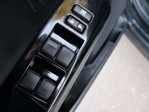 Used 2017 Toyota RAV4 Limited image 27