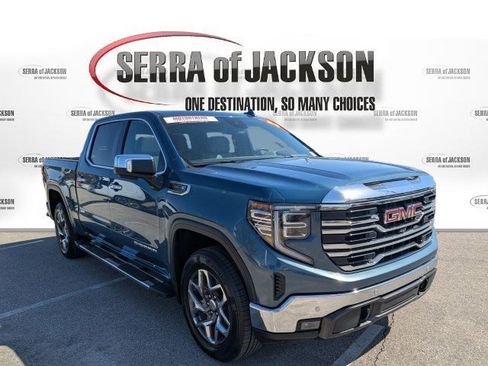Used 2024 GMC Sierra 1500 SLT w/ SLT Premium Package image 7