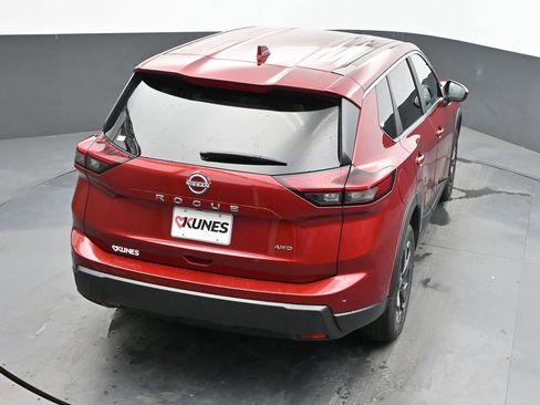 Used 2025 Nissan Rogue SV AWD/4WD image 43