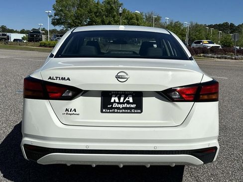 Used 2025 Nissan Altima 2.5 SV image 28