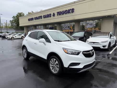 Used 2020 Buick Encore Preferred image 1