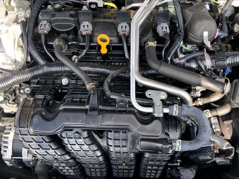 Used 2025 Nissan Altima 2.5 SV FWD image 33