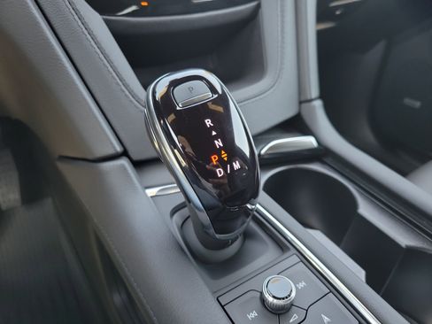 Certified 2025 Cadillac XT5 Premium Luxury w/ LPO, Floor Liner Package image 27