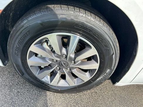 Used 2023 Chrysler Pacifica Touring-L FWD image 58