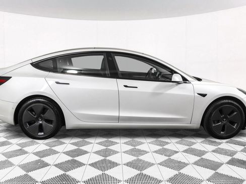 Used 2021 Tesla Model 3 Standard Range Plus image 12