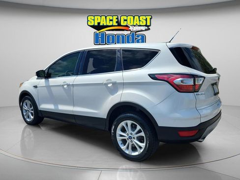 Used 2017 Ford Escape SE image 11