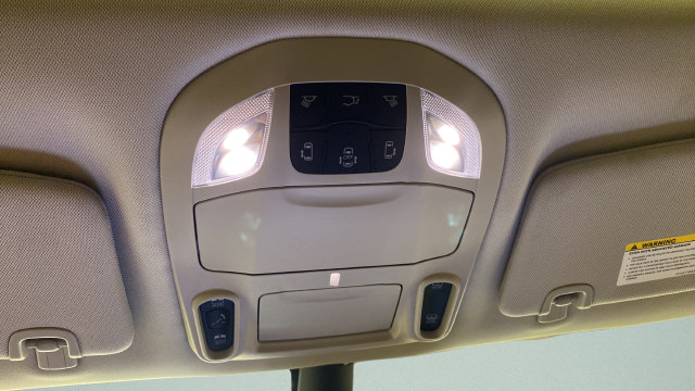 Used 2024 Chrysler Pacifica Limited w/ Trailer Tow Group AWD/4WD image 19