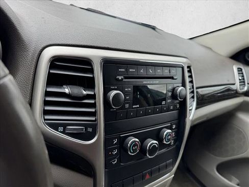 Used 2013 Jeep Grand Cherokee Laredo AWD/4WD image 13
