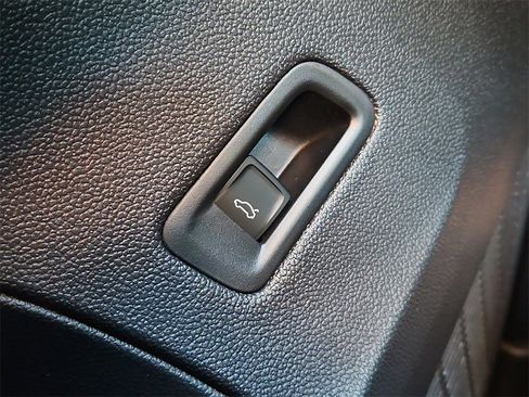 New 2026 Volkswagen Atlas Cross Sport SEL Premium R-Line image 17