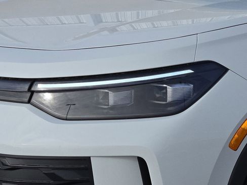 New 2026 Volkswagen Tiguan SE image 7