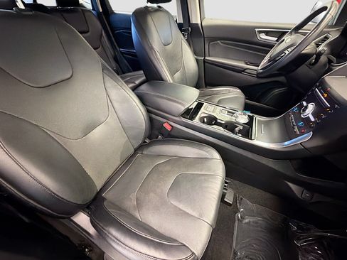 Used 2019 Ford Edge Titanium w/ Equipment Group 301A FWD image 14