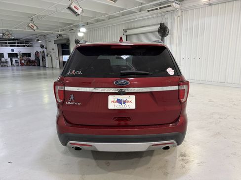 Used 2017 Ford Explorer Limited image 4