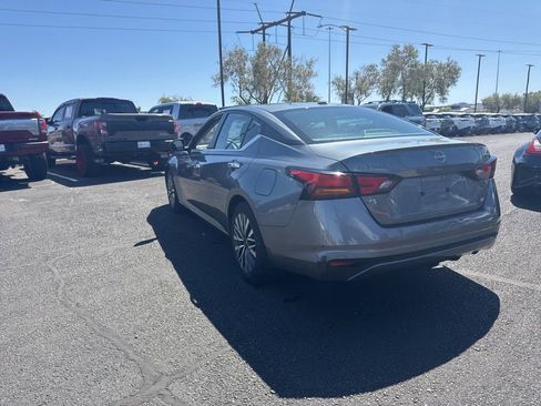 Used 2023 Nissan Altima 2.5 SV FWD image 12