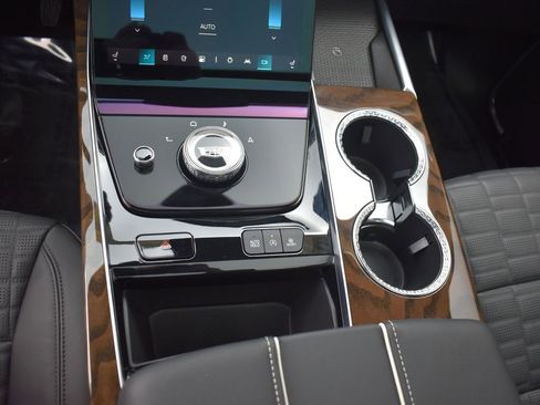 Certified 2025 Cadillac Escalade ESV Sport Platinum image 21