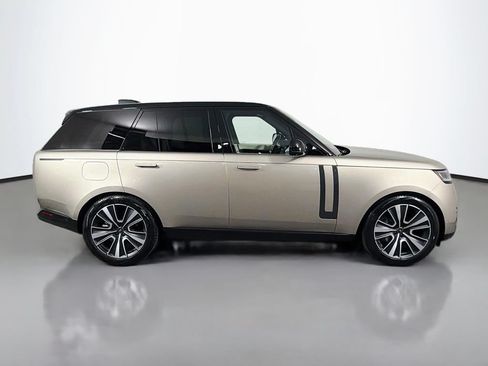 Used 2025 Land Rover Range Rover SE AWD/4WD image 4