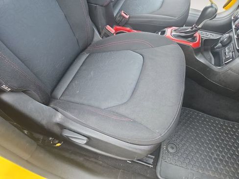 Used 2016 Jeep Renegade Trailhawk AWD/4WD image 30