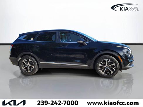 Certified 2025 Kia Sportage EX FWD image 3