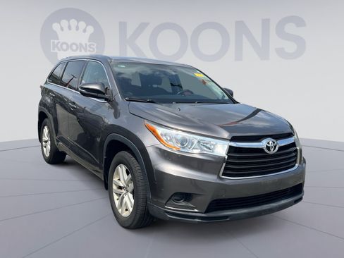 Used 2016 Toyota Highlander LE AWD/4WD image 8
