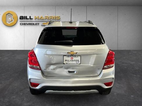Used 2020 Chevrolet Trax LT w/ LT Convenience Package AWD/4WD image 11