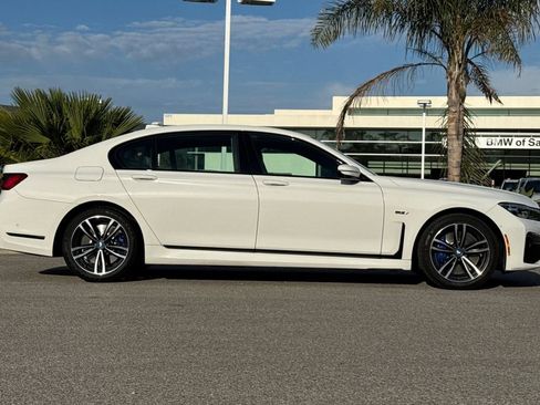 Used 2022 BMW 745e xDrive w/ M Sport Package image 2