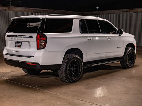 Used 2024 Chevrolet Suburban LS image 10