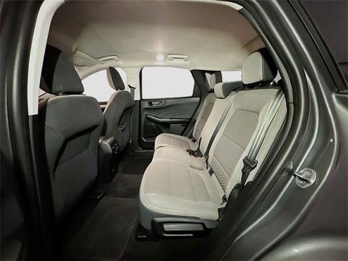 Certified 2022 Ford Escape SE w/ SE Sport Appearance Package image 19