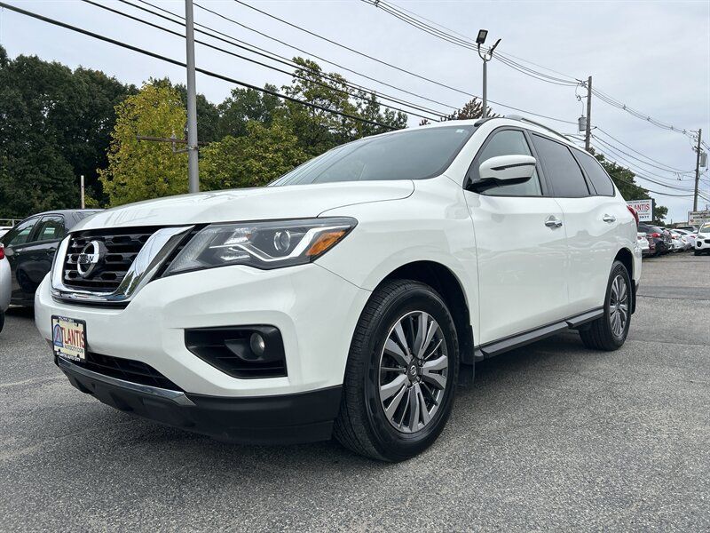 Used 2018 Nissan Pathfinder SV AWD/4WD image 1