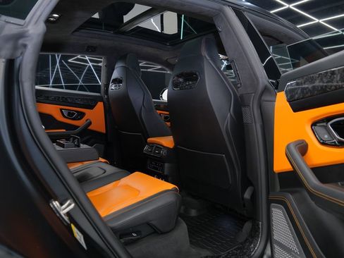 Used 2021 Lamborghini Urus image 38